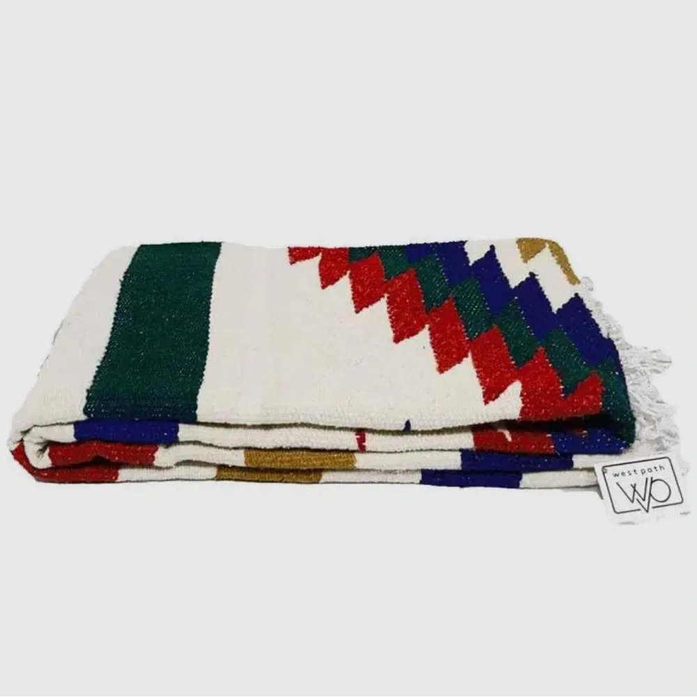 West Path White Fiesta Diamond Mexican Blanket‎